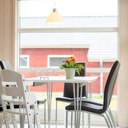 Nordic Wellness Fuer 6 Personen Casa de Férias Großenbrode
